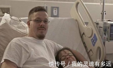 斯泰茜|全球身材最矮小的母亲仅70厘米,不听医生警告拿命生下三个孩子