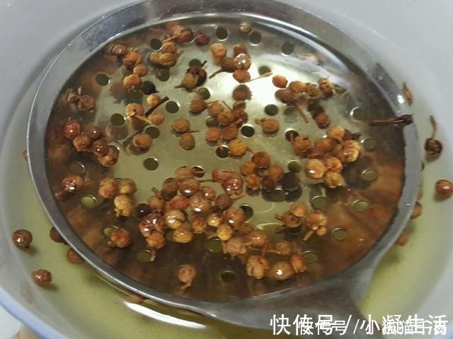 味美|它是鱼腥味的“克星”,炖鱼用它炖,鱼肉鲜香味美,没一点腥味