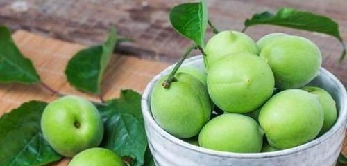 美白肌肤|女性不想老太快,每晚坚持吃以下食物,美白肌肤,增强免疫力