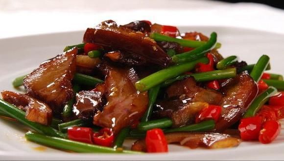 猪鼻|美食看点:豉油鲜虾韭菜丸,干锅鸡,爆炒猪鼻,农家小炒肉的做法