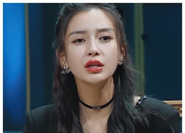 沙溢戴塑料项链,baby戴珍珠项链,看到蔡徐坤:偏心的太明显