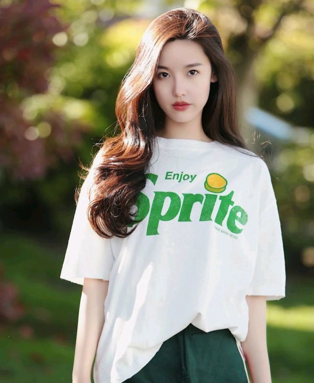 搭配|想要穿出高级感，选择的服装款式就要有特点，需要合理搭配