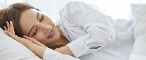 睡眠时间|雌激素旺盛，女性都有哪些特征，那就先从40岁的女性说起!