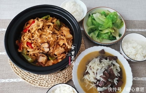 豆腐果|小长假不出游,在家也认真吃饭,有火锅有面食,家常菜肴也味美