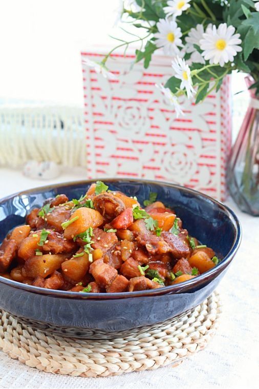 红烧肉的新吃法，配上土豆，香而不腻