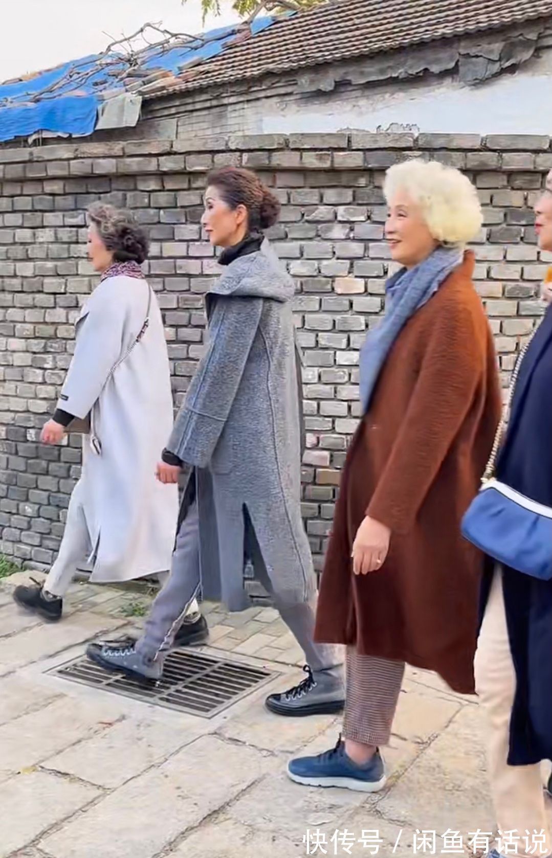 辈儿|上了年纪不扮嫩反而显气质,学四位80岁奶奶这样穿,优雅老去才美