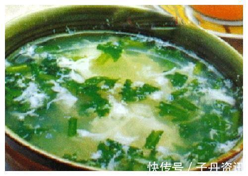 茼蒿菜|宁可不吃肉也得每天喝碗它,健脾又开胃,“失眠便秘”最怕它