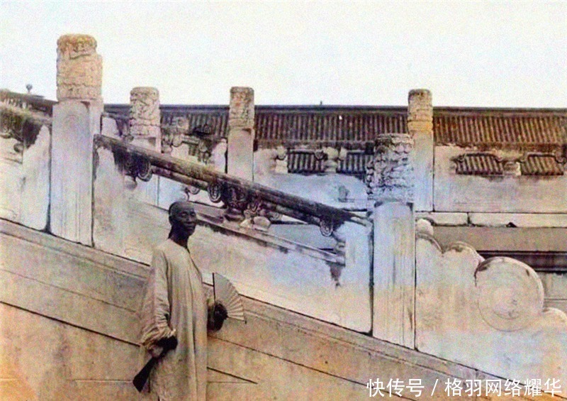 紫禁城|紫禁城百年前的老照片:野草长得很旺盛,图二是慈禧曾居住的地方