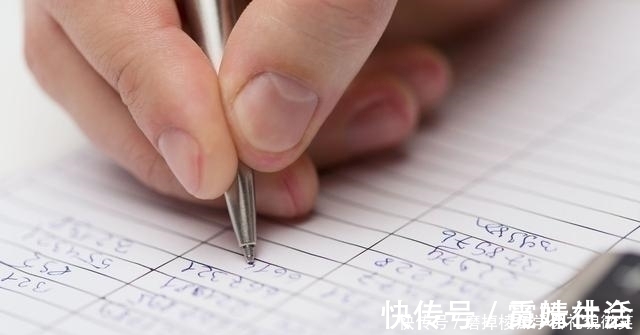 家长|当孩子伸手要零花钱的时候,父母的反应,决定孩子的财商,别忽视!