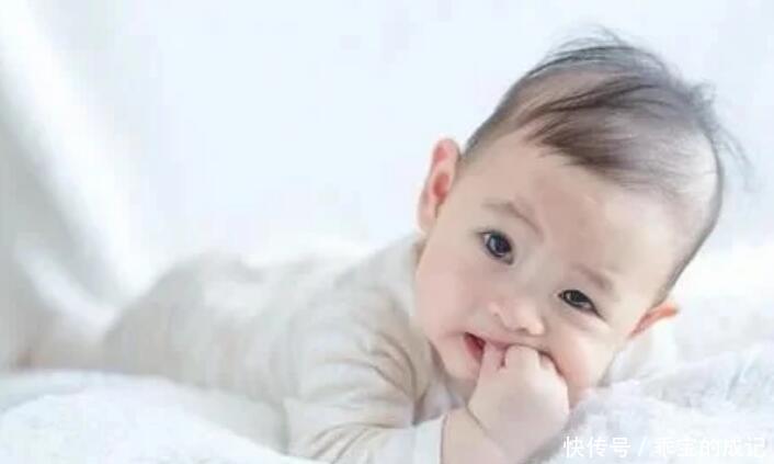 贴纸|宝宝嘴里有个洞?原来是“贴纸”惹的祸,五种物品婴幼儿要远离