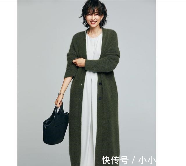 拘束性 奔四奔五的时髦女人,都喜欢用针织衫搭配,减龄百搭又显气质!