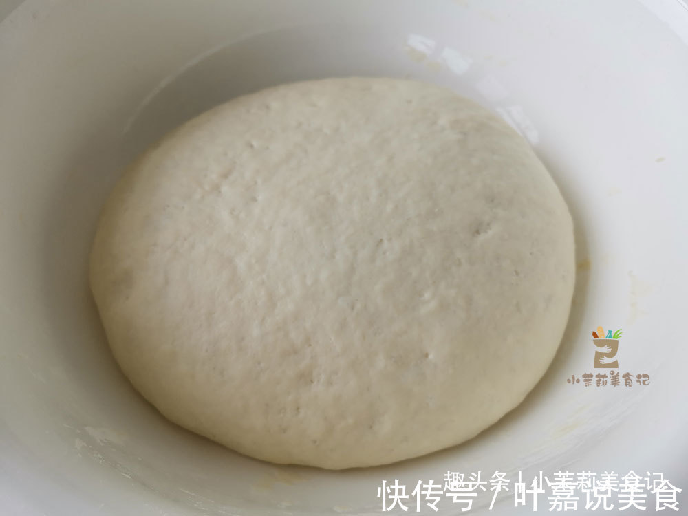 秋季天凉发面太慢,30年面点师牢记“1放1窍门”,15分钟发满盆