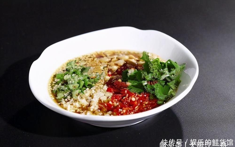 涮羊肉不好吃?关键蘸料你没配好,教你配万能蘸料,蘸啥都好吃