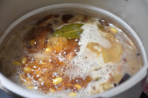 炖猪蹄牢记“3不放”的技巧，猪蹄软烂又好吃，我是才学会