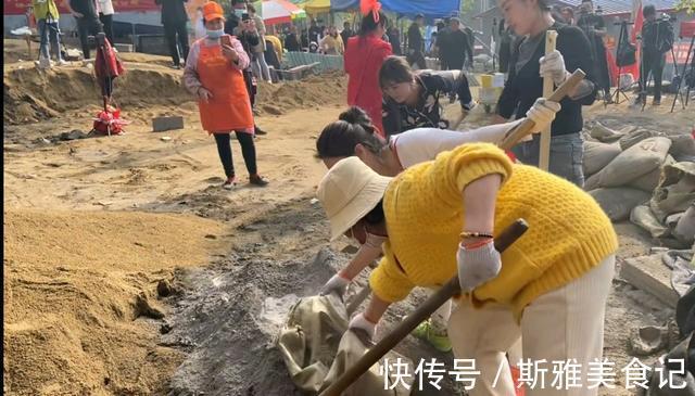 光明顶|拉面哥传奇（32）光明顶改造工程进度很快，人多力量大