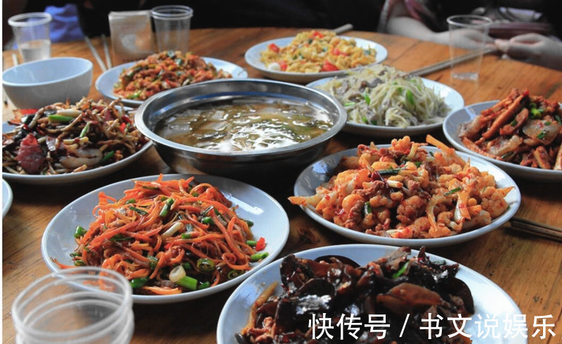农村|实拍农村人的伙食,一看就知道孩子在不在家
