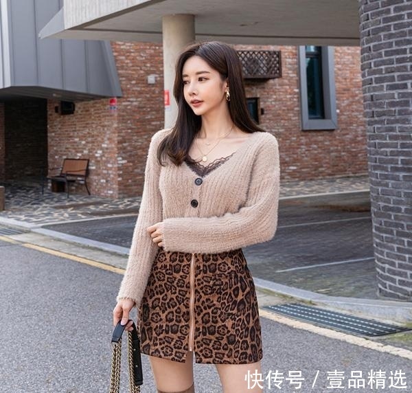 毛衣|女神孙允珠高清时尚搭配:秋冬豹纹修身连衣裙外搭针织毛衣开衫