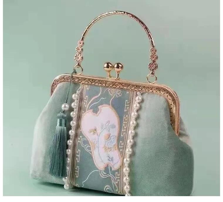 搭配 别找了！最适合搭配旗袍的包包都在这里了，不会让你缺少点什么！