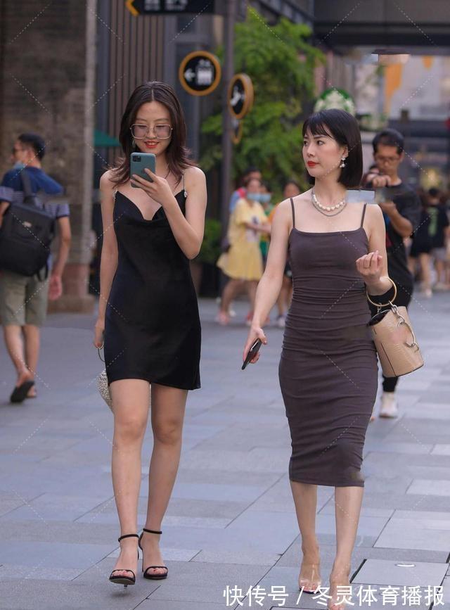 高跟鞋 V领吊肩连衣裙搭配简洁高跟鞋,清凉而充满恬适的美感