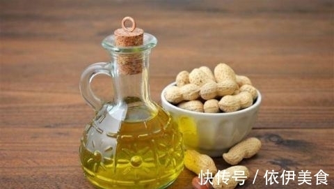 花生油 菜籽油 玉米油和猪油 这四种常用油哪种对人体最有益