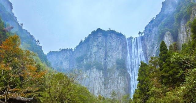 中华第一|中华第一高瀑：门票55元落差272米，却因名字难读知道的人少