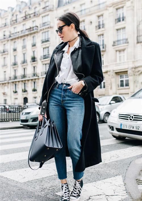 别背双肩包了吧！今年流行“托特包”，容量大不说，还耐脏又方便