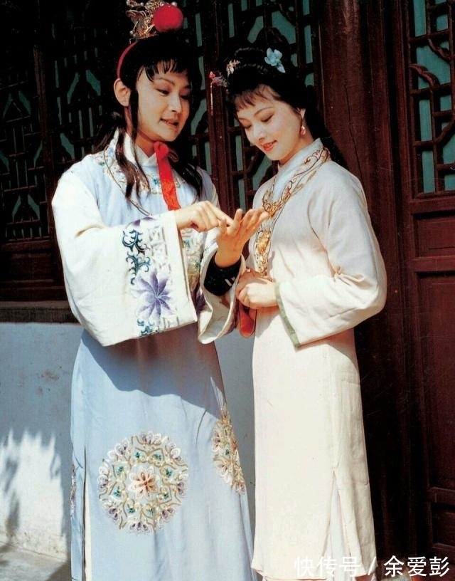 娇妻@贾宝玉为啥家有娇妻还跑去当和尚?三个原因,薛宝钗的刻薄是关键