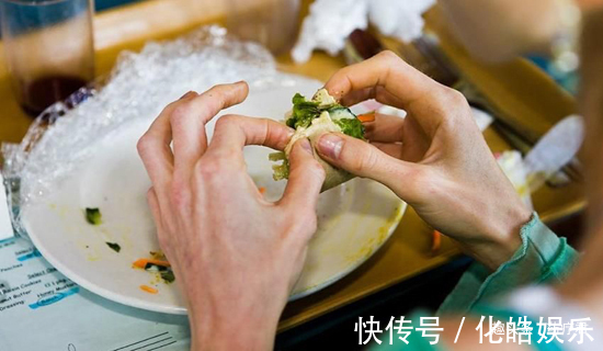 阿加曲|癌症患者需要忌口吗肿瘤医生4类食物最好远离，影响治疗