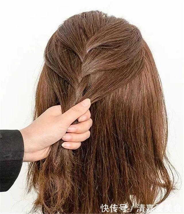 杨紫|2021年流行“短发扎一半”,减龄满分,承包春夏的美