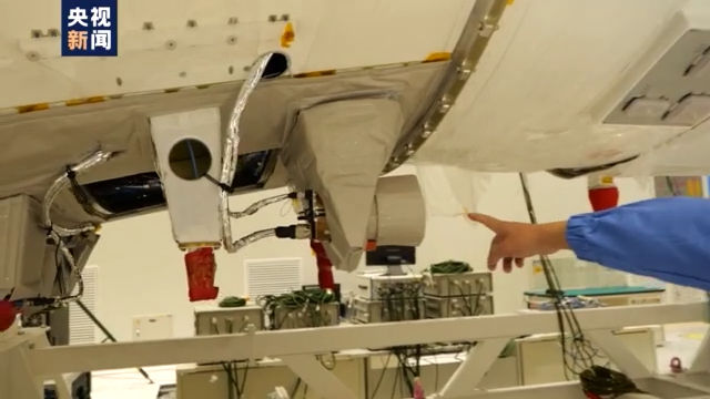 飞船 总重量13.5吨！天舟货运飞船到底长啥样？记者带你近距离探访