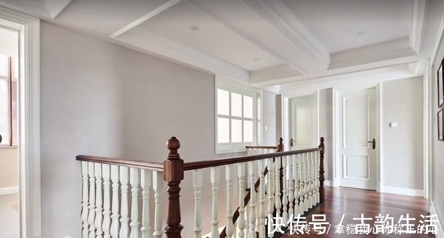 玄关|三口之家的简美复式，从玄关开始就优雅，室内精致大气，赏心悦目！