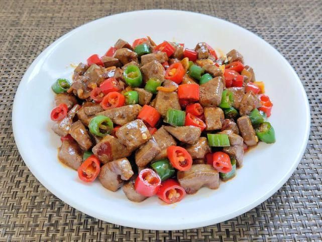 不会炒猪肝的，一定要像这样炒鲜香滑嫩，非常好吃，超级下饭哦