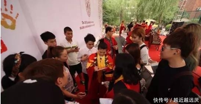  苏运莹：歌词被批有语病，曲子那英学不会，她是怪胎还是天才？