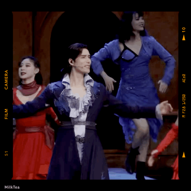 古典$他就像一幅古典的油画一样,真好看!