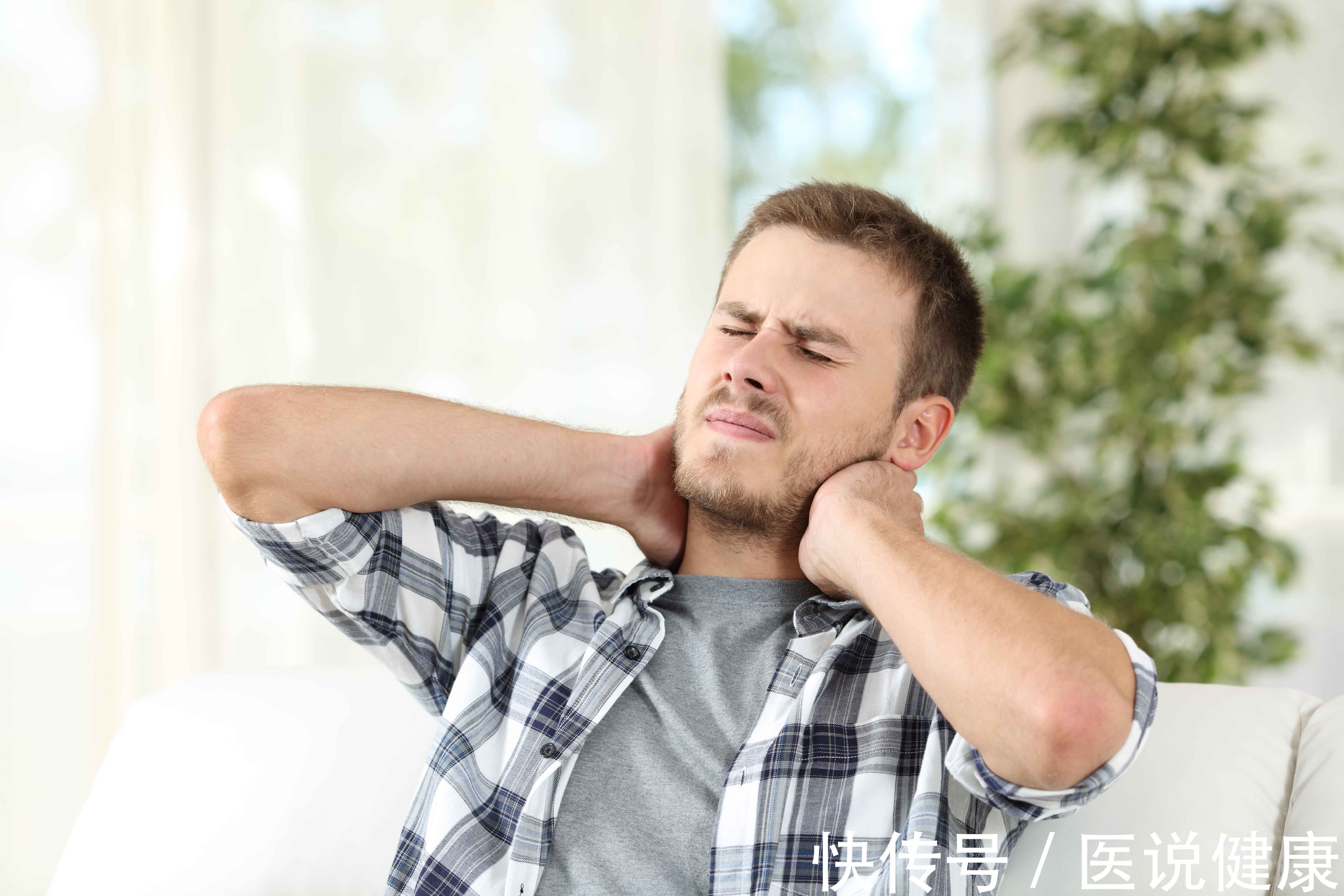 胆汁|肝功能受损时,身体会频繁出现3个症状,发现后,需及时检查