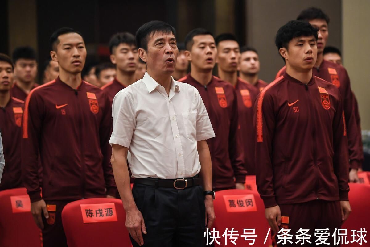 金球奖|国足4消息!孙继海推迟报道,陈戌源率队出征,洛国富领衔金球奖