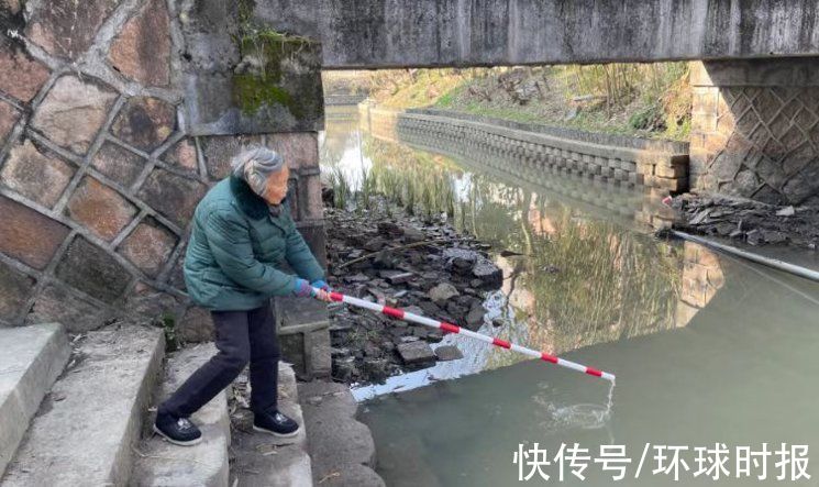 凌金仙|靠着一根木棍，84岁的她救下79岁的她