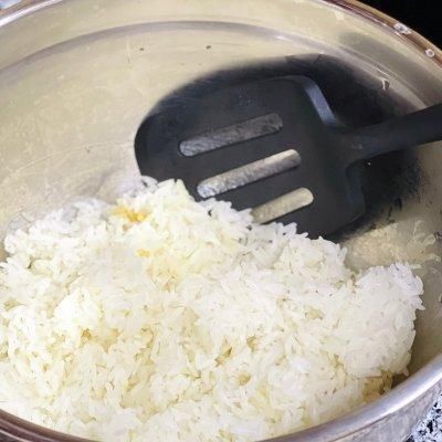 米饭|这样的食材超丰富的腊肠荷叶饭你能吃多少？