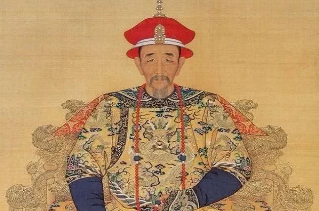 孔子|康熙拜孔墓不肯下跪,孔子后人将碑文改掉3字,康熙立马下跪