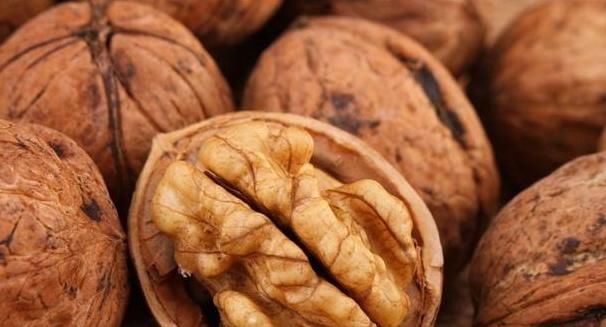  高血糖人群，不妨多吃三种碱性食物！降低血糖简简单单！