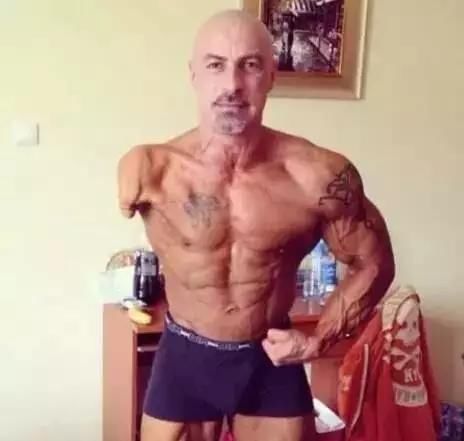 健身|虽然他健身3年体重一斤没涨,我却被深深感动了!