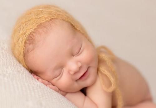 笑容|“孩子越早笑，就越聪明？”家里老人的话，到底有没有依据？