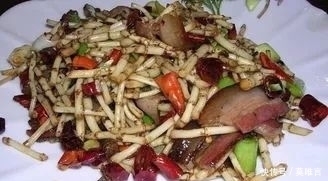 农村|农村一种野菜,生长在冬季,多数人不喜欢吃,却是农村人的最爱!