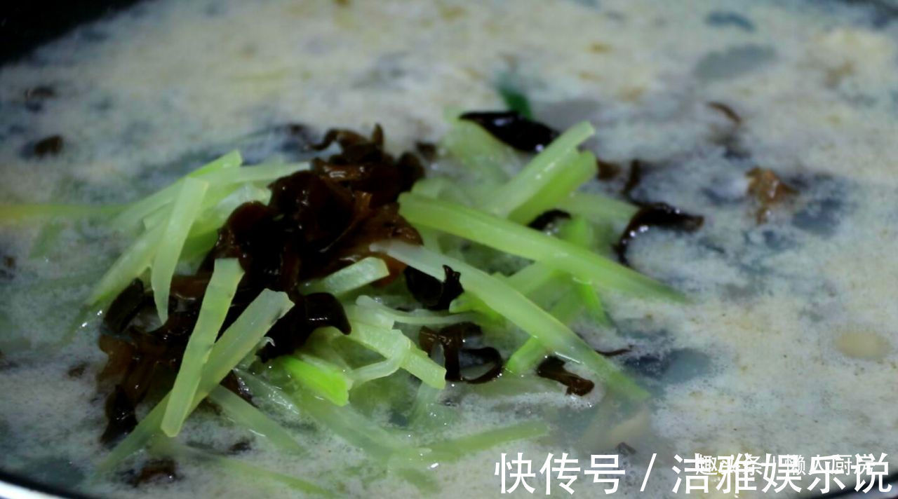 肉嫩|蛏子别只会炒着吃，教你做一碗蛏子汤，鲜中带香，肉嫩不老