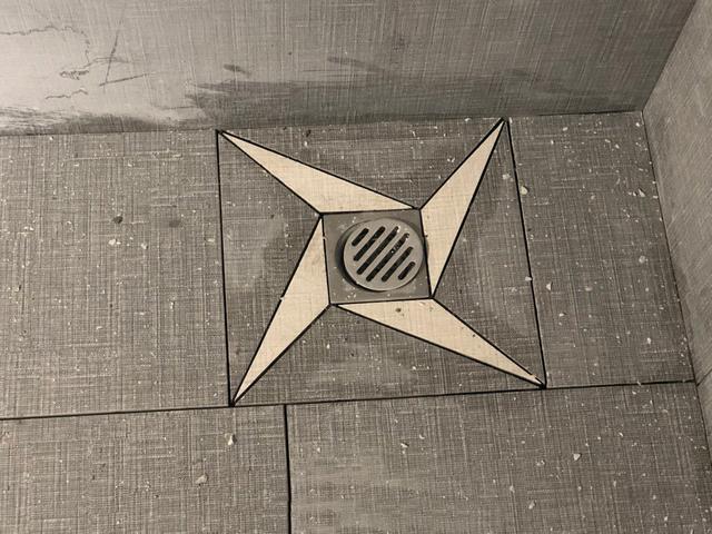 地压墙|卫生间铺贴瓷砖,装修公司建议做墙压地,这是行业标准还是套路