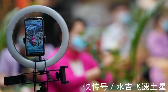 先生|半吨先生假吃被骂,姜涛夫妻炒作被封,他们是对公众的公然愚弄!