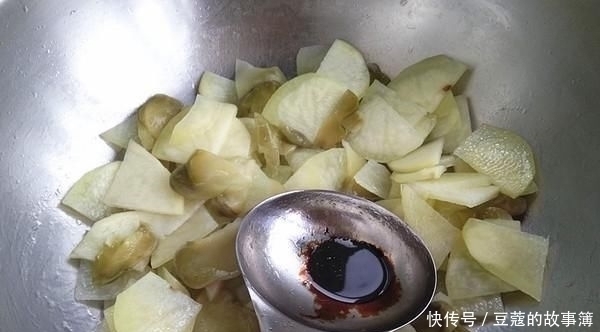 土豆和它一起吃是“天然泻药”,清肠排毒,皮肤白皙不长痘!