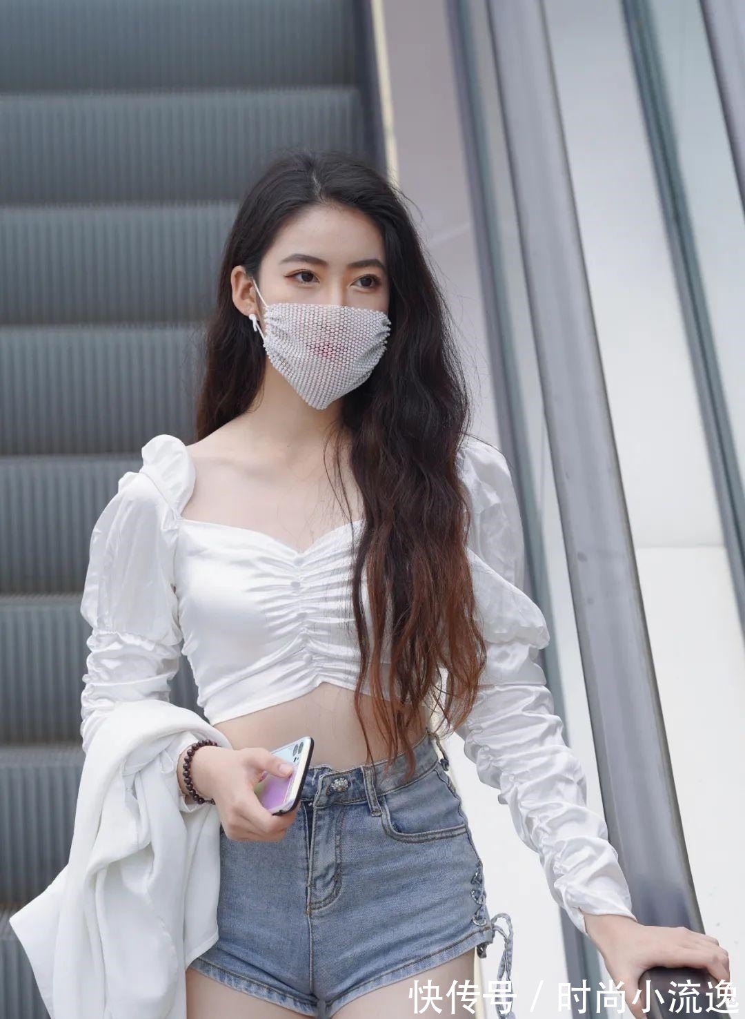 牛仔短裤 当热裤遇上大长腿后，效果甚是好看