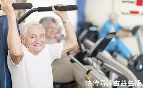 一日三餐|老人究竟活到多少岁才算长寿?不是100岁,看看正确答案是多少