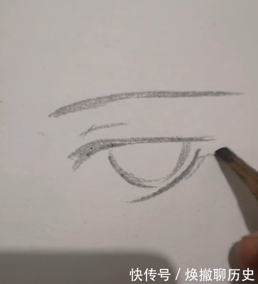 动漫|美术生手绘动漫，笔法犹如行云流水，看到成品：这是什么鬼！